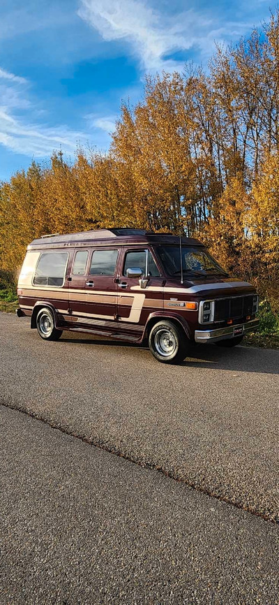 1990 GMC Vandura Vantage Travel Van- Must See