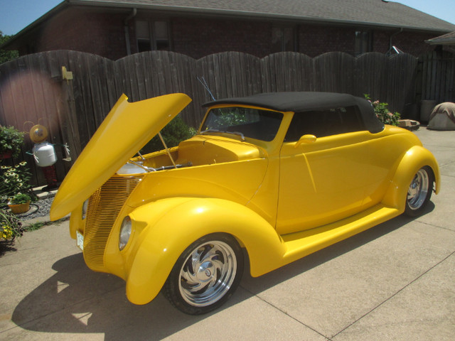 1937 Ford Convertible Streetrod in Classic Cars in Leamington - Image 2