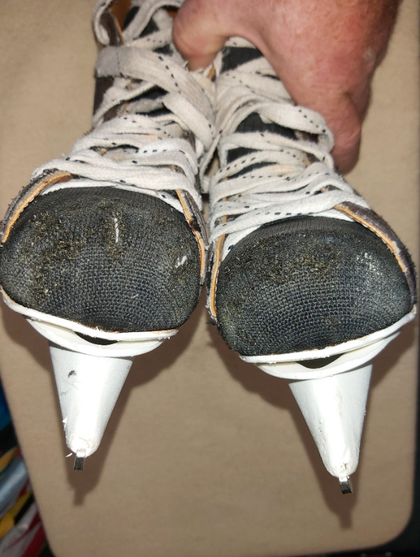 Vintage skates - Gretzky/Hull/CCM/Bauer in Arts & Collectibles in Red Deer - Image 3