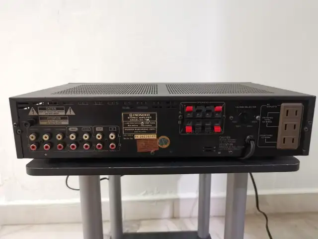 Vintage Pioneer SA-760 Stereo Amplifier with Phono MM input in Stereo Systems & Home Theatre in Ottawa - Image 6