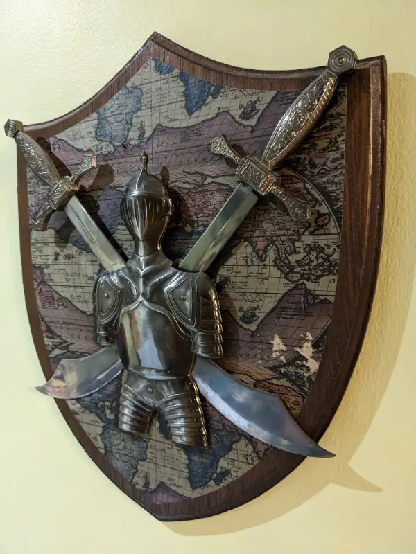 Vintage Japanese medieval Knight coat of arms display shield art in Arts & Collectibles in City of Toronto - Image 2