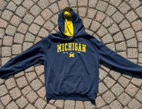 University of Michigan Embroidered Hoodie XL Colosseum