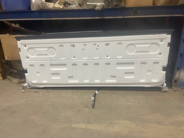 2023 Ford F150 Ecoboost Aluminum Take off Tailgate for Sale in Auto Body Parts in Strathcona County - Image 2