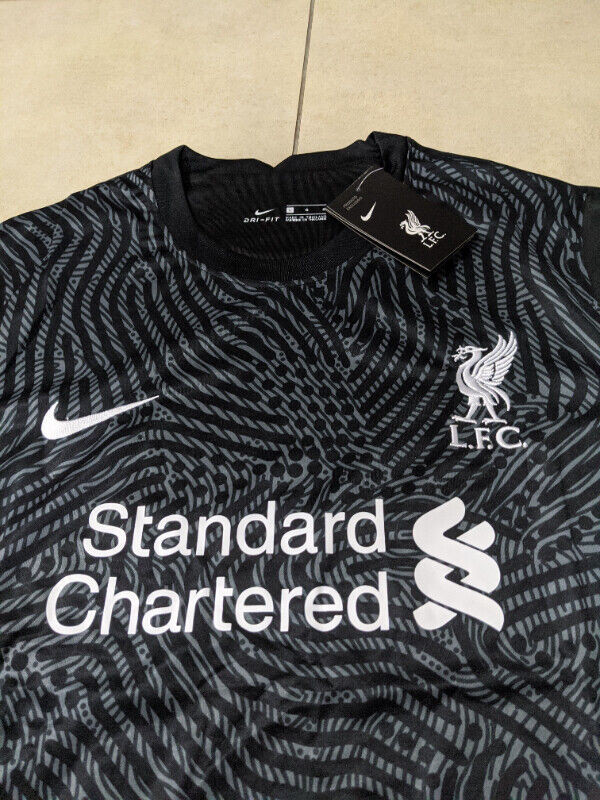 Liverpool Soccer Jersey Nike Goalkeeper Kit 2020 2021 in Hobbies & Crafts in Markham / York Region - Image 3