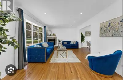 House for sale in great location of south Windsor near Bellwood, Massey schools, st clair college an...