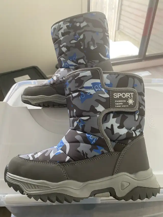 Winter Boots. Boys. Size 35 in Kids & Youth in Edmonton - Image 6