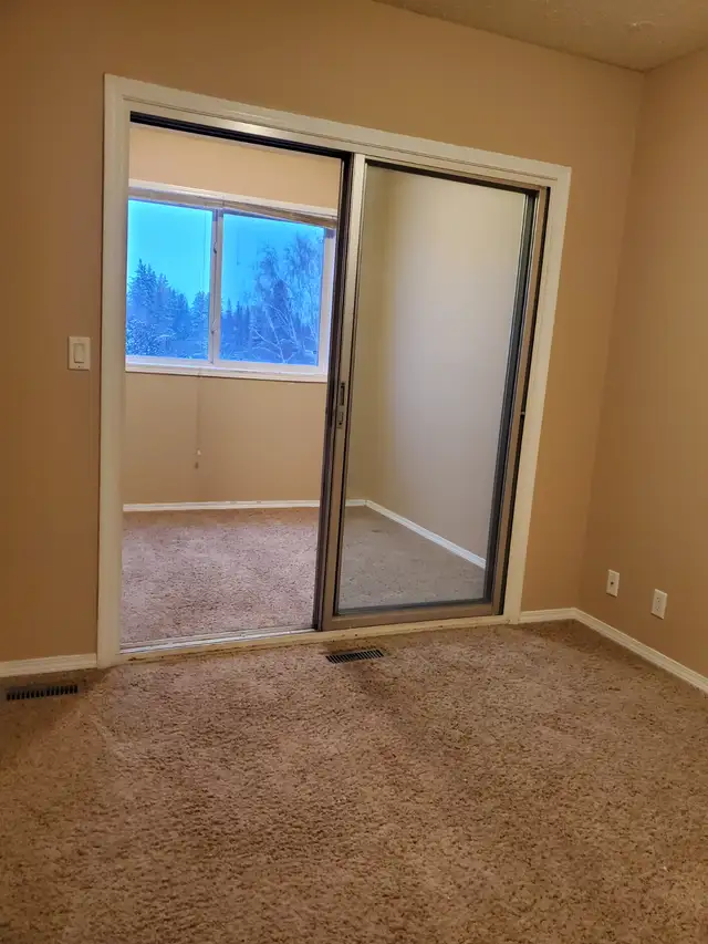 Red Deer Downtown 2-storey 2 BDRM townhouse