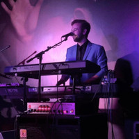 Professional Pianist/Keyboard Player Looking For Gigs