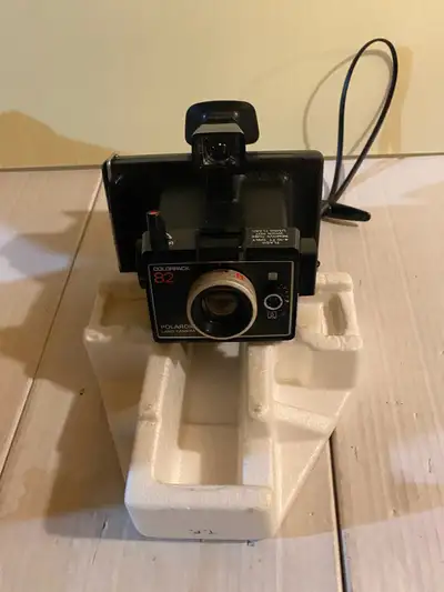 Vintage Polaroid Colorpack 82 from 1971 with original box and styrofoam. Untested, selling as is. Lo...
