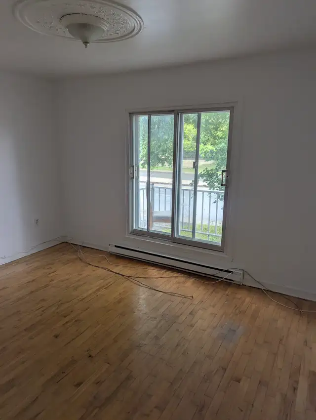 Nice large 4 1/2 st Leonard in Long Term Rentals in City of Montréal - Image 5