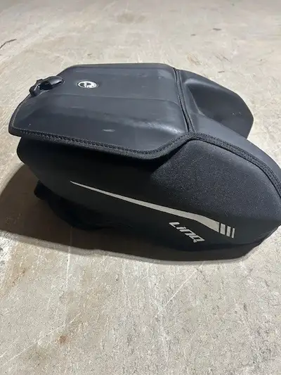 Trail seat bag for skidoo