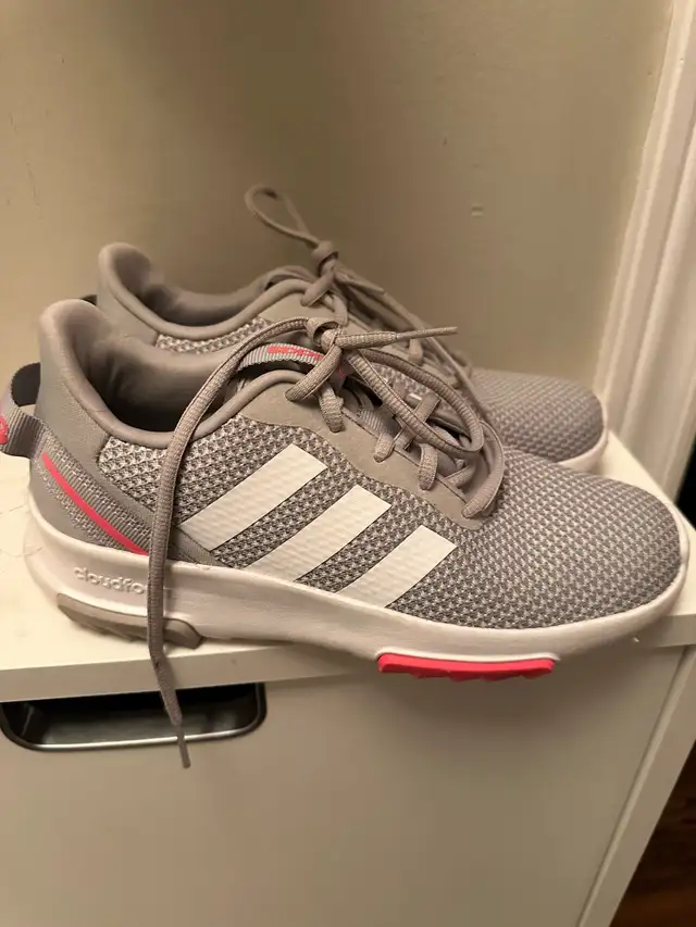 Girls running shoes (Addidas) in Kids & Youth in Oshawa / Durham Region - Image 2