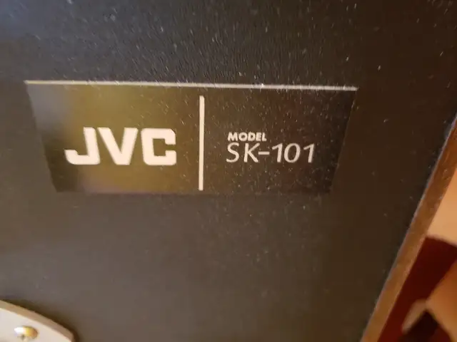 Vintage JVC Floor Speakers in General Electronics in Markham / York Region - Image 5