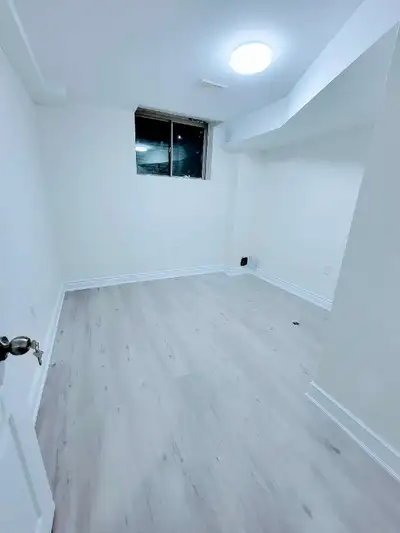 room for rent in basement near sheridan for girls