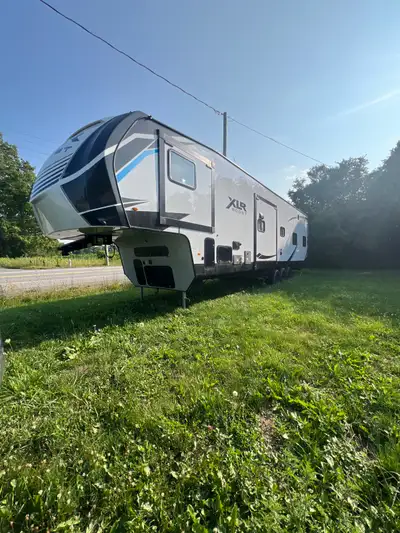 Selling my 2023 XLR 40ft fifth wheel camper trailer is an excellent shape, has on board generator on...
