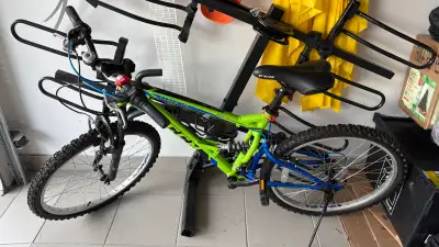 NEUF Vélo CCM 24po/ BRAN NEW CCM bike 24in, View more