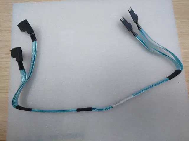 HP ProLiant DL380 G9 Mini-SAS to 8-Bay SFF HDD Cable 784621-001 in System Components in City of Toronto - Image 2