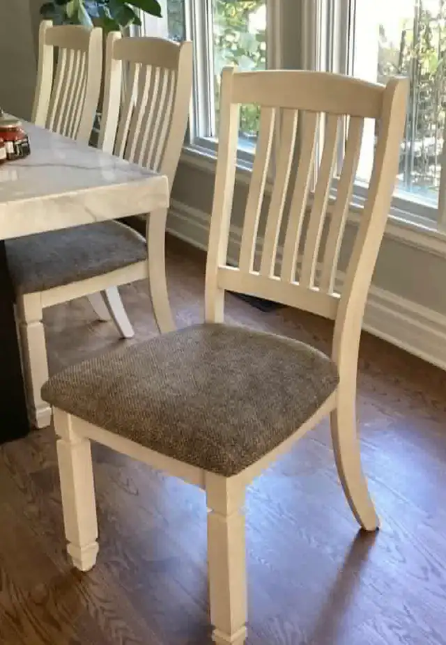 6 country farmhouse, solid wood dining chairs in Dining Tables & Sets in Laval / North Shore - Image 3