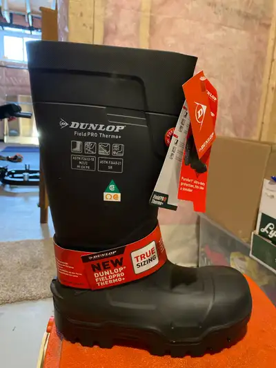 brand new Dunlop rubber boots size 9, View more