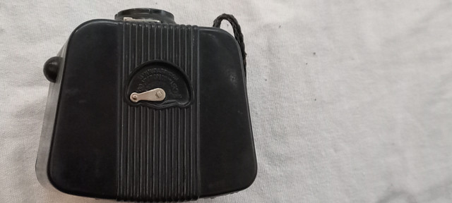 I deliver! Vintage Old Camera Bull's Eye Six-20 in Arts & Collectibles in St. Albert - Image 3