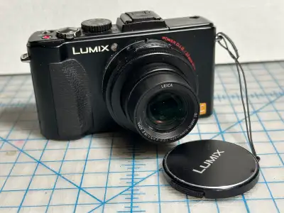 Panasonic Lumix DMC-LX5, View more