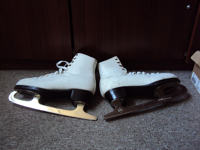 Ladies Daoust Figure Skates in Skates & Blades in City of Toronto - Image 4