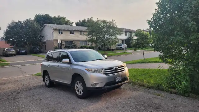 2013 highlander base model 566985192700661761