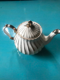 Vintage Sadler tea pot