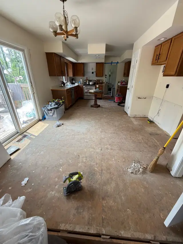 Handy man services/ Vynil and laminate flooring. in Renovations, General Contracting & Handyman in City of Toronto - Image 7