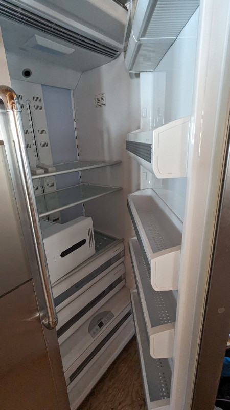 Fisher Paykel DCS refrigerator model GSE4820SS dans Réfrigérateurs  à Sherbrooke - Image 4