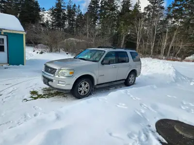 2008 ford explorer 4wd. Inspection with slip good till December 2027. Asking $4000 obo only reason f...