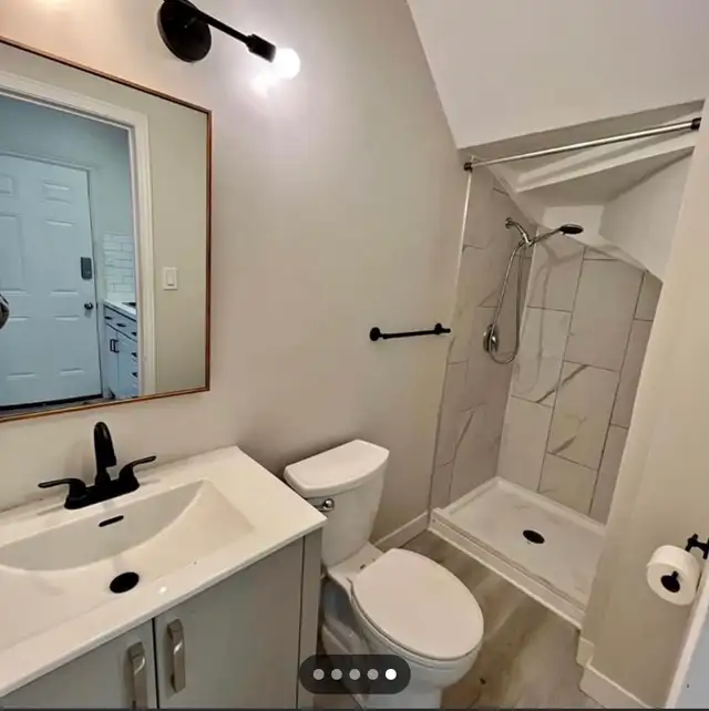 Bachelor Apartment Aug 1 in Long Term Rentals in London - Image 5
