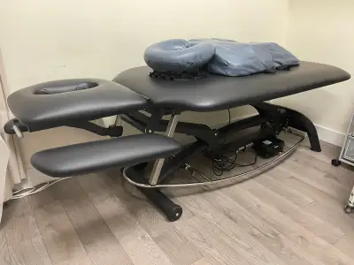Brand new electric Massage table Best material and quality. L: 77”/196cm W: 27"/68.5cm 29"/73.6cm Po...