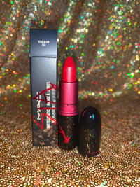 BNIB MAC COSMETICS SIA LIPSTICK