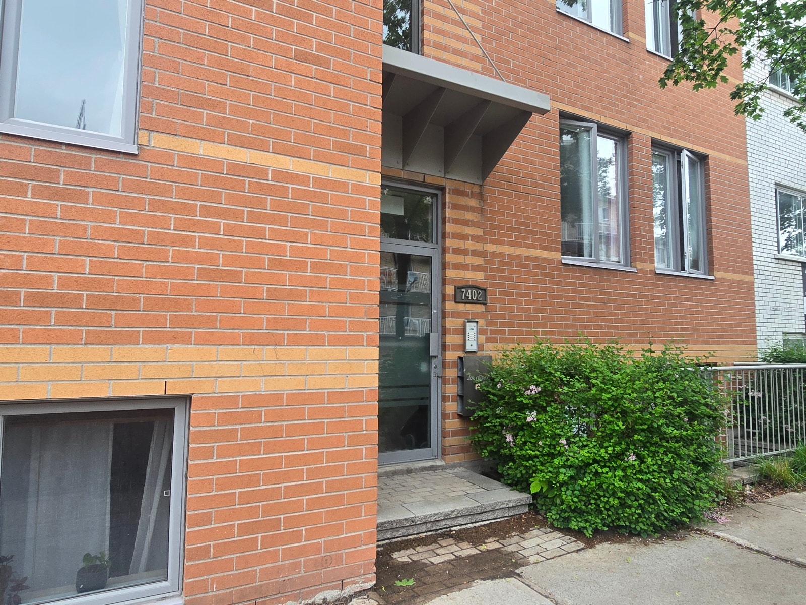 4 1/2 au metro Jean Talon / decastelneau — photo 1