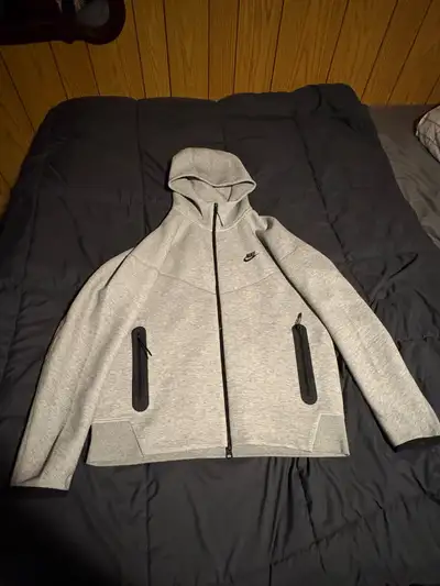 Nike Tech Zip Windrunner sweater men’s size L, View more