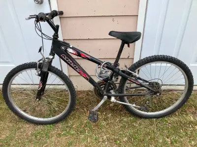 Vélo noir pour jeune, View more