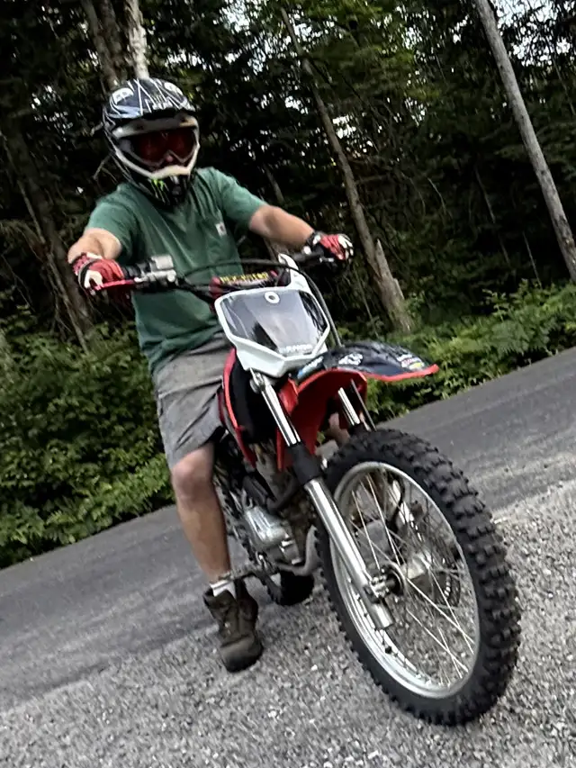 2006 Honda CRF 230F in Dirt Bikes & Motocross in Muskoka - Image 3