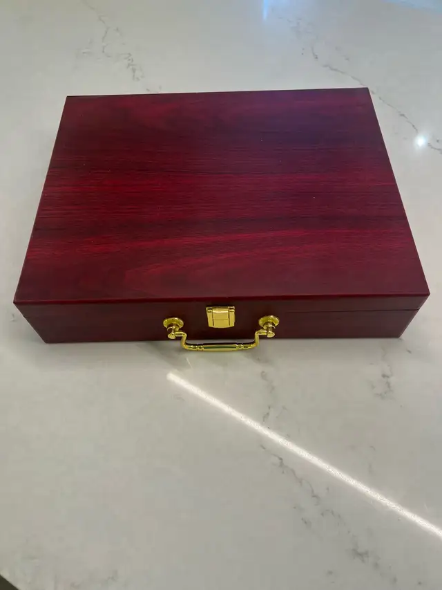 Executive Desk Golf Putting Set in Wooden Case – Never Used $20 in Golf in City of Toronto - Image 3