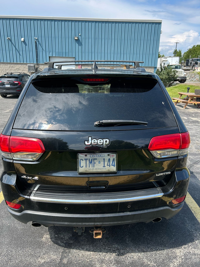 2017 Jeep Grand Cherokee - Hemi in Cars & Trucks in Sudbury - Image 4