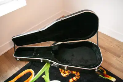 Gator GC-DREAD Deluxe Hardshell Acoustic Guitar Case, View more