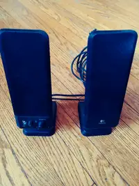 Logitch r 10 speakers
