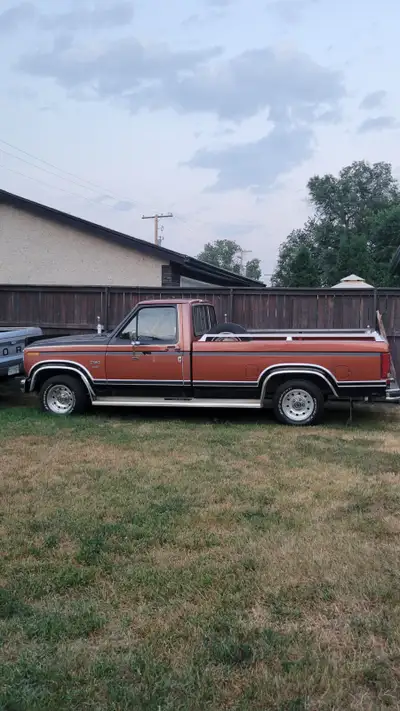 1984 F150 XLT loaded with air, tilt, and cruise,power windows and locks...351 with auto trans..Start...