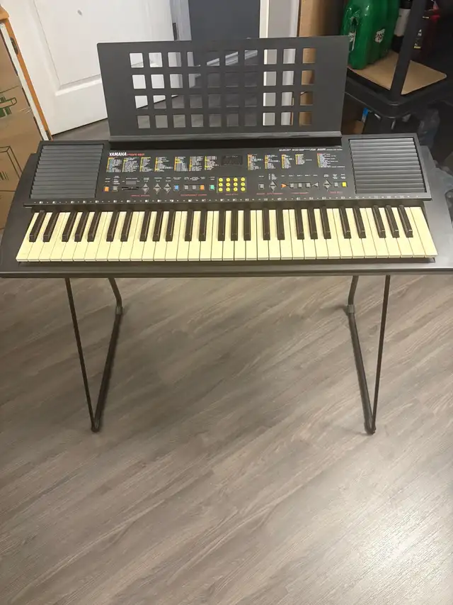 Yamaha PSR-82 Vintage Keyboard in Pianos & Keyboards in Strathcona County - Image 2