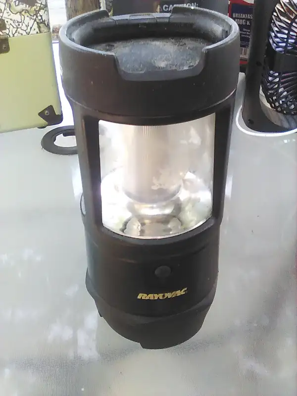 Rayovac lantern flash light in Outdoor Lighting in City of Toronto - Image 4