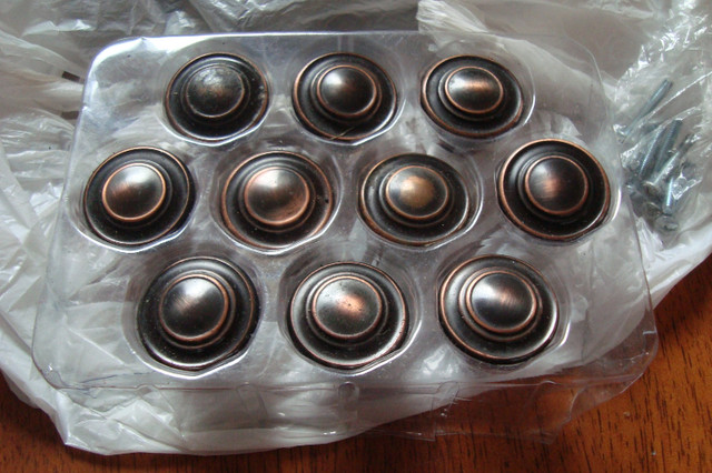 Brushed Oil-Rubbed Bronze Traditional Cabinet Knob in Hardware, Nails & Screws in City of Toronto