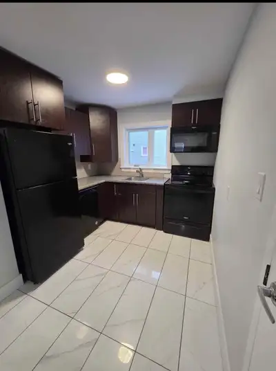 Private Room for Rent – Halifax Location: Halifax Rent: $800 / month ⚡ Utilities: Included A bright...