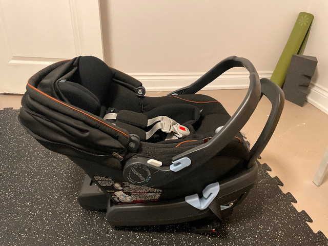 Used - Great Condition Infant Car Seat in Strollers, Carriers & Car Seats in Markham / York Region - Image 4