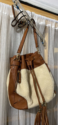 Moyen sac à main brun neuf/médium handbags brown new