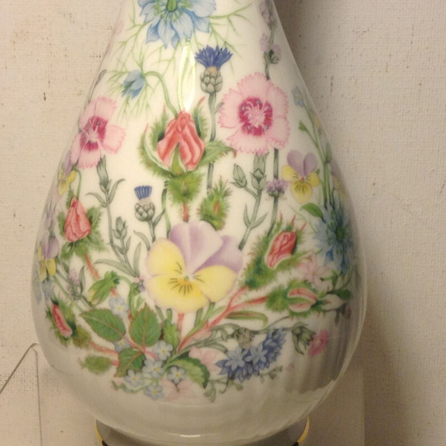 Aynsley Fine English Bone China Wild Tudor Hand Painted Vase in Arts & Collectibles in Vancouver